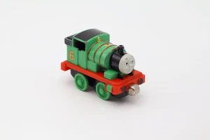 Percy #6 Thomas & Friends motore pressofuso 2002 treno Gullane metallo - Foto 1 di 5