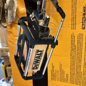 DeWALT DWPW2100 2,100 PSI Electric Cold Water Pressure Washer Excellent Con - Picture 1 of 8