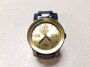 Orologio Nixon Corporal SS - Cinturino Acciaio Inox Oro/Nero Lucido A346-010 - Foto 1 di 5