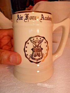 AIR FORCE ACADEMY KAFFEETASSE MIT GOLDRAND - Bild 1 von 3