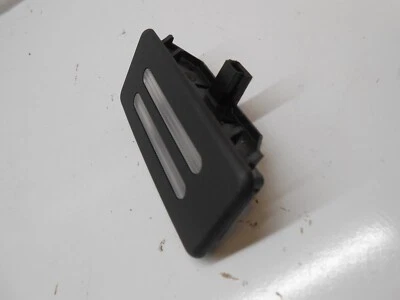 Luz parasol negra BMW E90, E92, M3 2004-13 OEM 6962013 BR0188 Foto 1 de 4