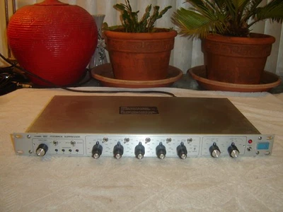 Urei 562, supresor de retroalimentación, ecualizador, ecualizador, rack vintage Foto 1 de 4