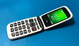 Doro PhoneEasy 611 / 612 Flip Phone, OAP, SOS, Seniors, Unlocked, Good Original - Picture 1 of 6