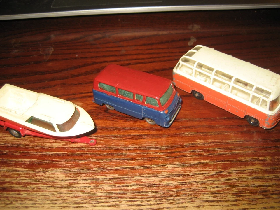Lesnay Matchbox et divers trois vehicules miniatures etat correct - Photo 1/4