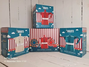Bialetti - Winter Wonderland Range, Moka Express 3 Tz, choice of 3 colours - Picture 1 of 40