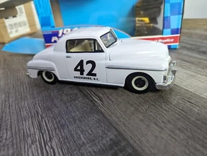 Racing Champions Lee Petty 1949 Plymouth Deluxe #42 50th Anniversary 1/24 - Picture 1 of 7