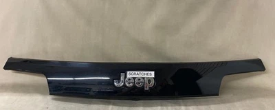 2018 Grand Cherokee Rear Trim Finish Panel Moulding Diamond Black PXJ 1WD55TRMAD Foto 1 de 4