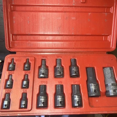 Enchufes hexagonales Niko Impact Foto 1 de 2