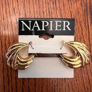 Napier Gold Plate Medium Puff Garnelen Hohl Creolen Vintage - nie getragen - Bild 1 von 7