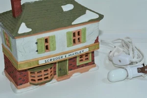 Dept 56 Scrooge and Marley Counting House 6500-5 Dickens Village Series Heritage - Foto 1 di 5