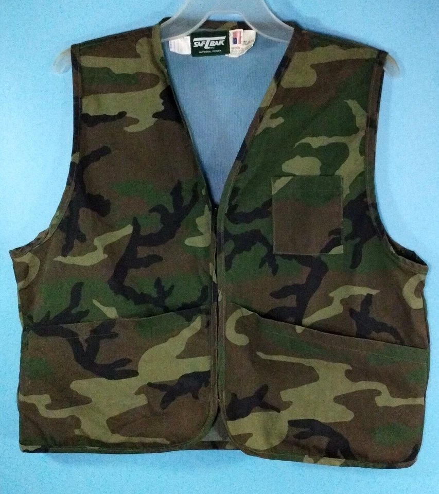 Vintage SafTBak Camouflage Hunting Vest Mens XL Woodland Camo Made in USA Zip - Image 1 of 3