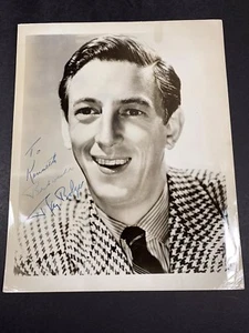 Ray Bolger, Autograph 8X10 Vintage Photo PSA GRADE 8 NEAR MINT-MINT - Picture 1 of 6