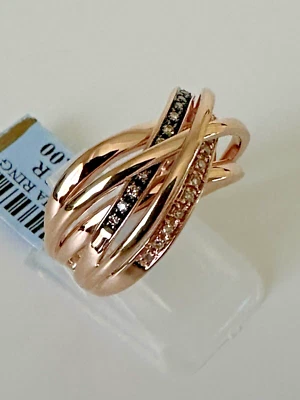 Anillo con racimo de oro rosa real de 14 quilates con 0,20 quilates Diamantes Champagne talla 7. Foto 1 de 4