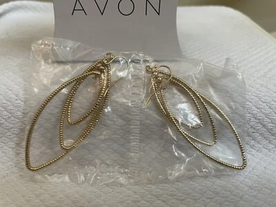 Pendientes Avon 2017 Trio Twist - tono dorado Foto 1 de 2