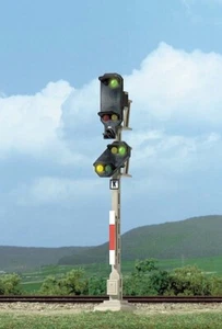 Hauptsignal mit Vorsignal 5832 von Busch - Bild 1 von 1