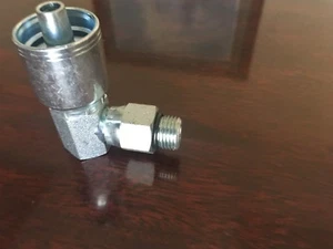 * 10L43-06-06 - After Market Fitting 3/8" Hose X 3/8" 90, Male Swivel Straight - Picture 1 of 3