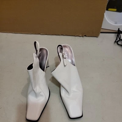 Zapatos de salón Nine West Foxworthi blancos con honda trasera punta cuadrada talla 7 cuero superior Foto 1 de 3