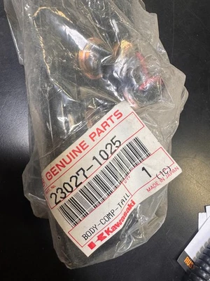 Luz trasera interior Kawasaki ZX750 GPZ750 KZ750 KZ1100 GPZ1100 ZX550 GPZ550 Foto 1 de 4