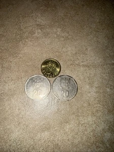 Lot von drei (zwei 20 Escudos und eine 5 Escudos) Portugal Münzen - Bild 1 von 4