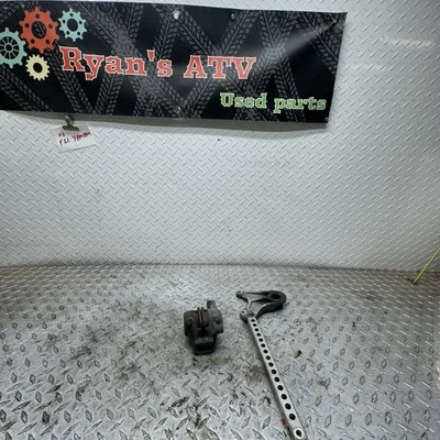 02-03 YAMAHA FZ1 1000 FZS FZS1000 OEM REAR BACK BRAKE CALIPER N5 - Image 1 of 4