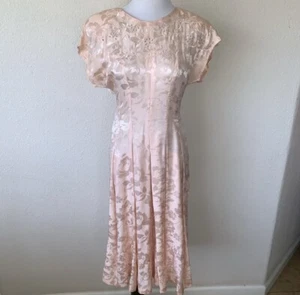 Vintage 1980s Nancy Johnson Pink 100% Silk Vintage Dress Floral Size 4 P - Picture 1 of 6