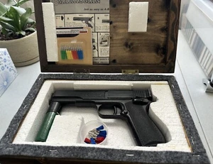 MARKSMAN 1010 REPEATER BB PELLET GUN IN DELUXE WOOD BOX W/BB'S, DARTS & BOLTS - Picture 1 of 4