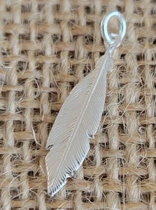 925 Sterling Silver Feather Pendant Silver - Picture 1 of 3
