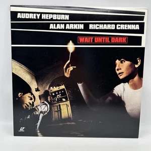 Wait Until Dark (1967, 1993 Laserdisc) pantalla ancha LD Audrey Hepburn Alan Arkin - Imagen 1 de 5