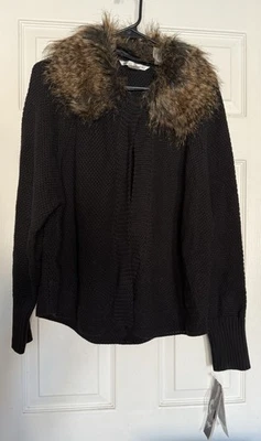 Nuevo con etiquetas Para mujeres Peter Nygard Cárdigan Negro Suéter Piel Sintética Cuello Desmontable Talla 1X Foto 1 de 4