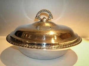 Cuenco Pyrex cubierto redondo plateado francés Gadroon internacional de colección - Imagen 1 de 9