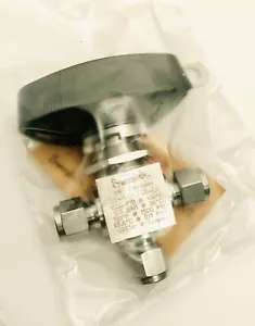 SWAGELOK SS-44XTS6-LL 3/8" 3-WAY BALL VALVE 1500 PSIG 316 STAINLESS 40 SERIES - Picture 1 of 5
