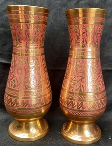 Pair of Vintage Indian Brass Engraved Pink Painted Bud Vase 6in High - Picture 1 of 9