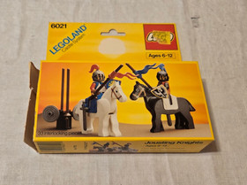 LEGO 6021 CASTLE: Jousting Knights  - 100% w/manual + box