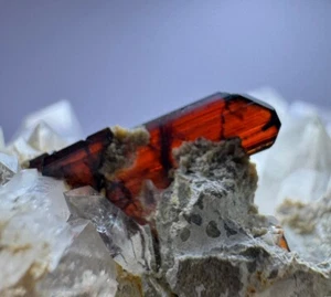 210g Top Red  Brookite  Crystal on Quartz from Pak 43x100x65mm - Bild 1 von 11