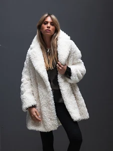+NUEVO+Yippie Hippie Oversize Teddy Abrigo Chaqueta L (se queda muy grande) PVP 279 € - Imagen 1 de 2