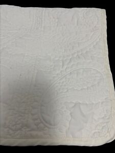1 Standard Pillow Sham, Cream Paisley Quilted