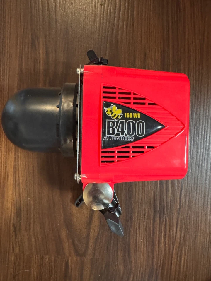photography light head, Strobe Light, Flash Lighting Alien Bee B400 (2 units) - Image 1 of 4