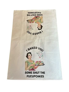 NEW kitchen hand towel microfiber 15x23 inches novelty cupcakes baking - Picture 1 of 2