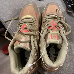 Sneakers PUMA LaMelo Ball MB.04 Golden bambino uomo taglia 12 - Foto 1 di 5