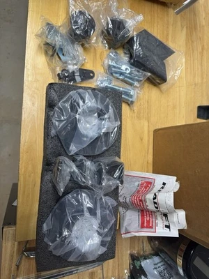 Kit de nivelación delantera de suspensión ReadyLIFT 2,5 pulgadas para Ford F250 F350 SD 2011-2024 Foto 1 de 4