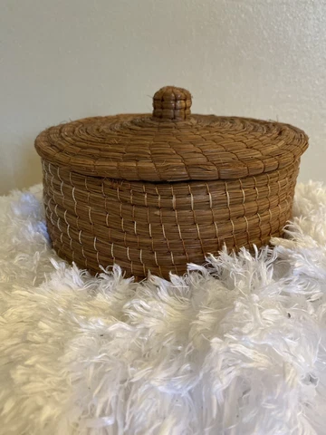 Handmade Woven Pine Needle Lidded Coiled Basket Trinket Decor Rustic Cover