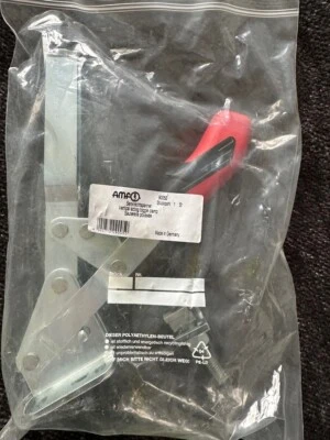 AMF Vertical Toggle Clamp No 6800 - 90050 - Size 5 - Image 1 of 3