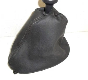 CUFFIA CAMBIO RENAULT CLIO MK2 RX RXE RXT IN VERA PELLE e CUCITURA NERA - Imagen 1 de 3
