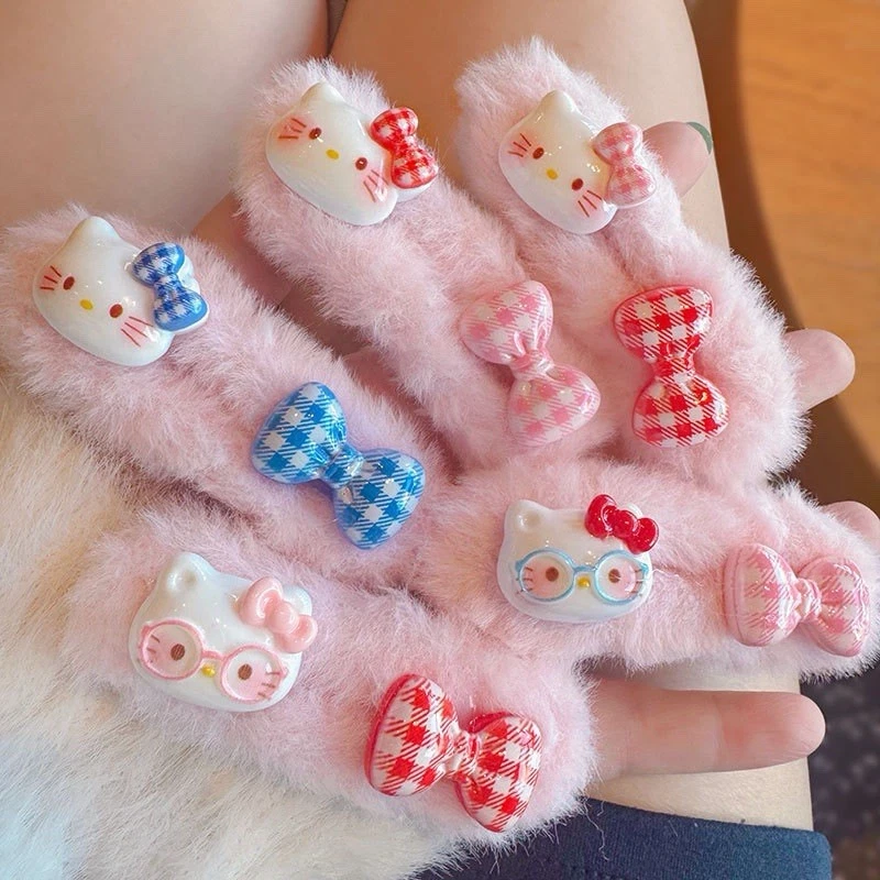 Juego de 5 pinzas para el cabello Hello Kitty - pasadores suaves y difusos con lazos para niña, mujer Foto 1 de 1