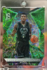 Tarjeta Spectra Gain is Antetokounmpo 2016-17 verde neón troquelado Prizm/25 #6 SSP - Imagen 1 de 1