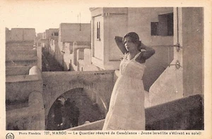 Judaica - MARRUECOS - CASABLANCA - Joven prostituta judía en el distrito de luz roja - Imagen 1 de 2