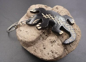 Porte-clés gecko margouillat lézard salamandre en bois sculpté artisanat Bali - Imagen 1 de 3