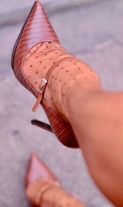 RARE CERVIN Capri PLUMETIS STOCKINGS size 6, tan - Picture 1 of 2