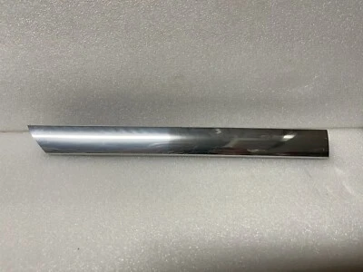02-05 BMW 745Li E66 E65 REAR RIGHT DOOR Quarter Window Chrome Trim 8223746 OEM - Image 1 of 4