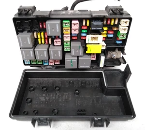 56049720AT Chrysler 2008 2009 Town & Country Fuse Box Dodge Grand Caravan C16 - Picture 1 of 18